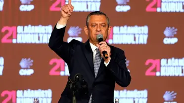 Özgür Özel yeniden CHP Genel Başkanı seçildi