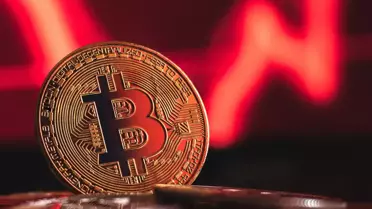 Piyasaları sarsan gelişme: ABD resesyon endişeleri Bitcoin fiyatını yerle bir etti