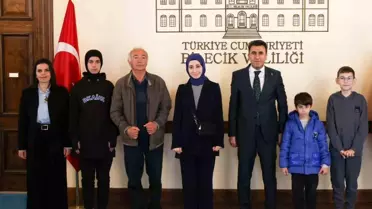 Bilecik Valisi Okuyucuları Ödüllendirdi