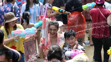 Tayland'da Songkran Festivali Coşkuyla Kutlandı