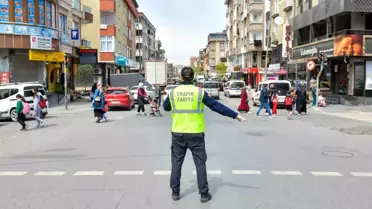 Esenyurt'ta Öğrenci Güvenliği İçin Trafik Kontrolü
