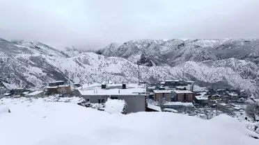 Beytüşşebap'ta Nisan'da Kış Manzarası