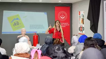 Esenyurt'ta Kadınlar İçin Afet Bilinci ve İlk Yardım Eğitimi Verildi