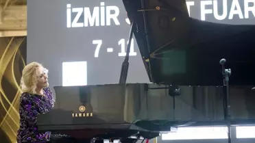İzmir Sanat ve Antika Fuarı Açıldı