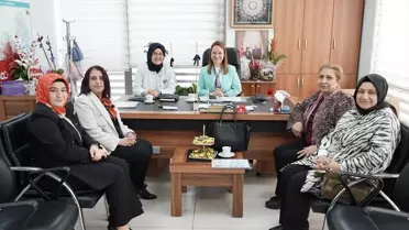 AK Parti'li Bakbak, Mersin, Kahramanmaraş, Osmaniye ve Adana'da kadınlarla buluştu