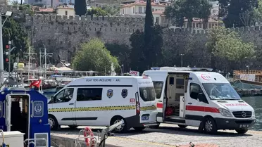 Antalya'da Denizde Erkek Cesedi Bulundu
