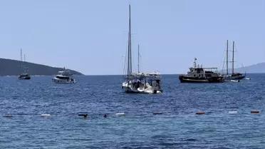 Antalya ve Muğla'da Yoğun Güneşli Plaj Keyfi