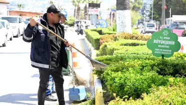 Aydın Büyükşehir Belediyesi Kuşadası'nda Çevre Düzenlemesi Yapıyor
