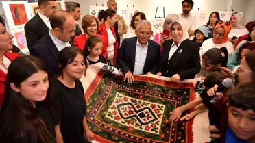 Başkan Büyükkılıç, çocukların sanatla buluştuğu sergiyi açtı