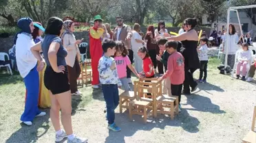 ÇOMÜ Öğrencilerinden Çocuk Şenliği