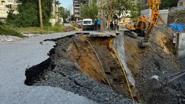 Gaziosmanpaşa'da Yol Çöktü