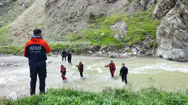 Hakkari'de Kayıp Kadın İçin Arama Devam Ediyor