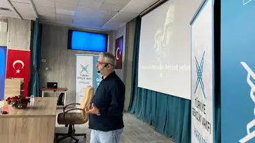 Hakkari'de Nesil Meselesi Konferansı