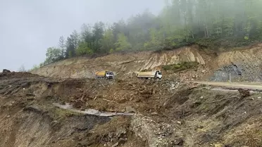Kastamonu-Çatalzeytin Yolu Heyelan Nedeniyle Kapatıldı