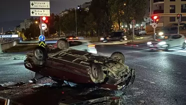 İzmir'de Trafik Kazası: 4 Yaralı