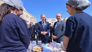 Vali Akkoyun, Gazze için kermesi ziyaret etti
