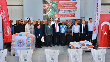 Tarsus'ta Yerli Ayçiçeği Tohumu Dağıtımı