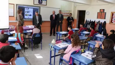 Merzifon Kaymakam Karaaslan, okulları ziyaret etti