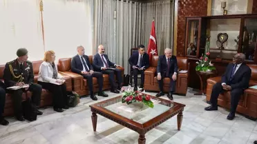 Bakan Güler Kamerun'da