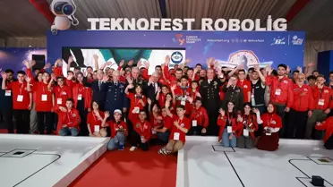 Yaşar Güler TEKNOFEST'te Gençlerle Bir Araya Geldi