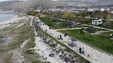 Adilcevaz'da Van Gölü Temizliği