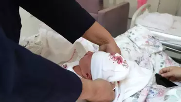 Ebeden Toruna: 42 Yıldır Ebelik Yapıyor