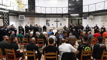 Papa Franciscus Cezaevini Ziyaret Etti
