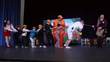 Bafra'da 'Portakal Çocuk' Tiyatrosu Sahnelendi