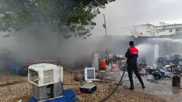 İdil'de Hurda Merkezinde Yangın