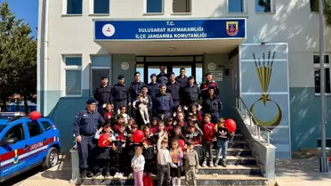 Çocuklar Jandarmayı Ziyaret Etti