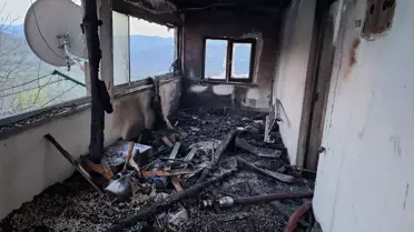 Niksar'da Yangın, 2 Katlı Ev Küle Döndü