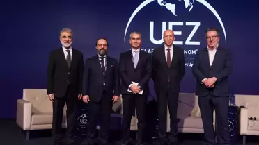 Global Ekonomi Zirvesi'nde Belirsizlik Tartışıldı