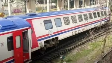 İzmir'de Tren Vagonu Raydan Çıktı