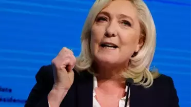 Le Pen Yolsuzluktan Men Edildi