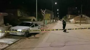 Bıçaklandıktan sonra aracıyla hastaneye giderken kaza yaptı: 1 ölü