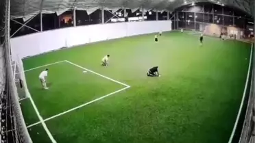 Adana'da Futbol Oynarken Kalp Krizi Geçiren Baba Hayatını Kaybetti