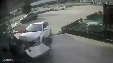 Edremit'te Trafik Kazası: 2 Yaralı