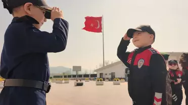 Polis üniformalı çocuklardan '23 Nisan' klibi