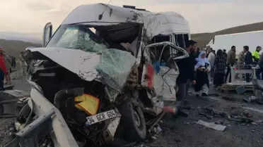 Van'da katliam gibi kaza: 7 ölü, 12 yaralı