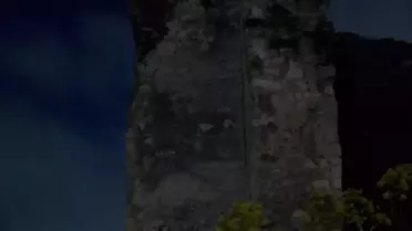 Fatih Surları'ndan Parça Düştü