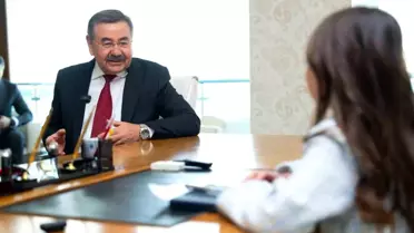 Gölbaşı Belediye Başkanı Odabaşı, 23 Nisan'da koltuğunu ilkokul öğrencisi Öykü'ye devretti