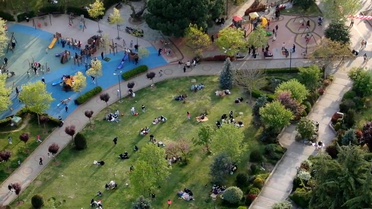 İstanbul'da Deprem Sonrası Parklara Akın