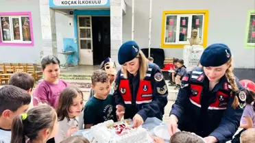 Köşk'te Jandarmadan Çocuklara 23 Nisan Sürprizi