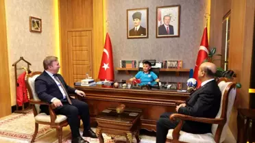 Erzincan'da Çocuklar Valilik Makamını devraldı