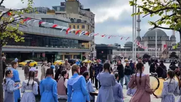 Taksim'de Tataristanlı Çocuklardan Renkli Gösteri
