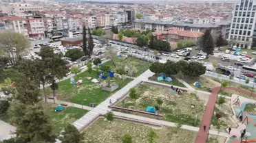 İstanbul'da Deprem Sonrası Çadırda Gece