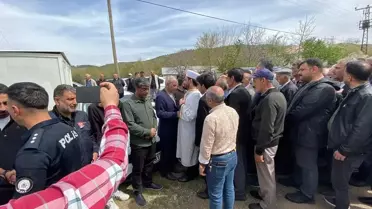 Kalp Krizine Yenik Düşen Komiser Toprağa Verildi