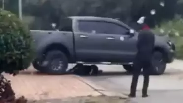 Aldatılan koca, karısının sevgilisini arabayla ezerek öldürdü