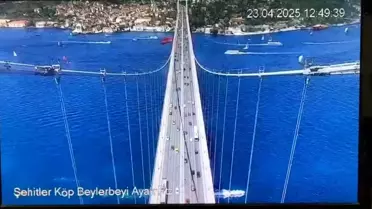Deprem anı 15 Temmuz Şehitler Köprüsü'nün kamerasına yansıdı