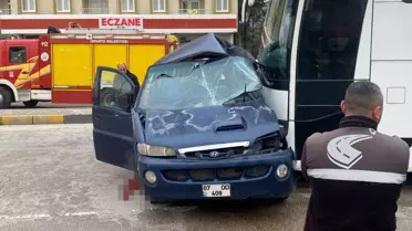 Isparta'da otobüs ve hafif ticari araç çarpıştı: 1 ölü, 2 yaralı